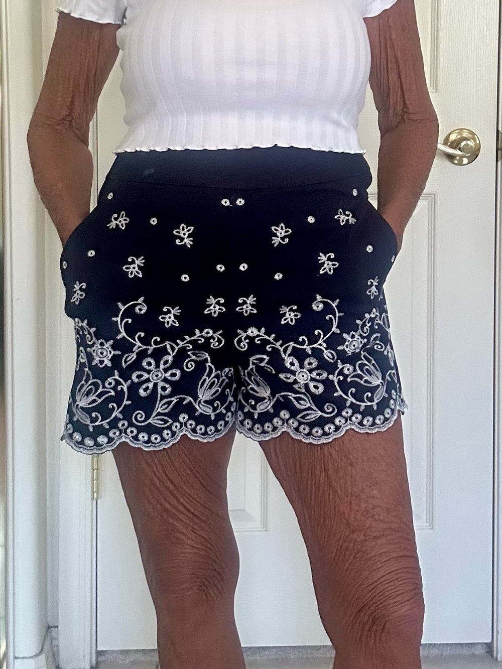Francesca’s Embroidered Scallop-Hem Women's Navy Blue Shorts with White Detail
